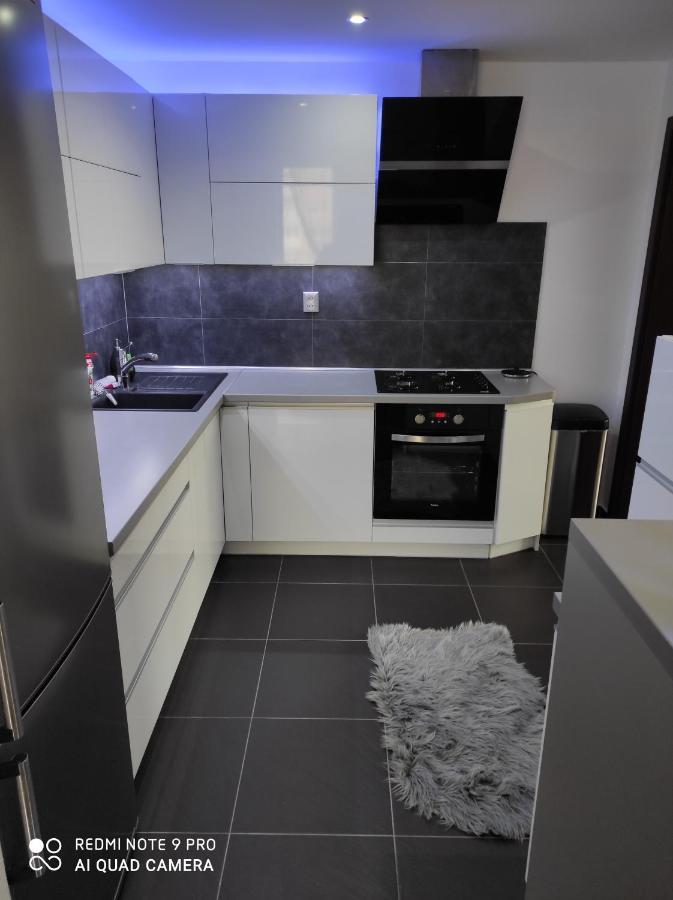 Apartman Mb โปปรัด ภายนอก รูปภาพ